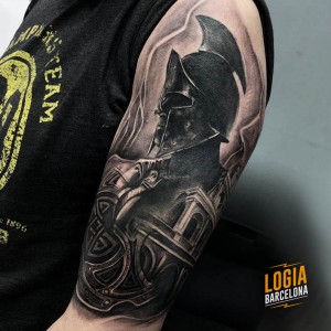 tatuaje_brazo_templo_espartano_Logia_Barcelona_Jas